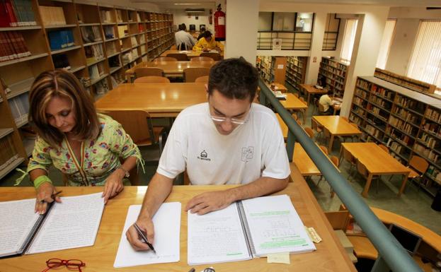 La UNED realizará unos 7.000 exámenes en enero y febrero en las sedes de Marbella y Málaga