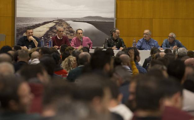 La plantilla de Limasa acuerda movilizaciones en la calle sin contemplar una huelga