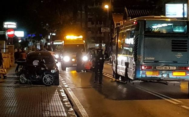 Un ciclista herido tras ser golpeado por la puerta de un coche en Málaga capital