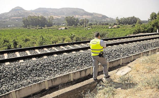 Adif afirma que no se le pidió parar el tráfico ferroviario tras desaparecer la pequeña Lucía en Pizarra