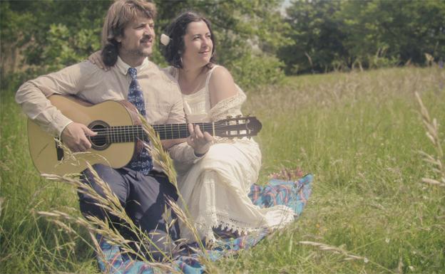 El dúo Sortilegio inicia un crowdfunding para 'dar a luz' su cuarto disco