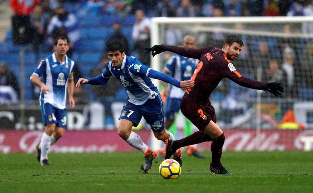 La cabeza de Piqué agita Cornellá