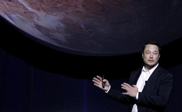 Elon Musk, el genio que trabaja 100 horas y apenas duerme