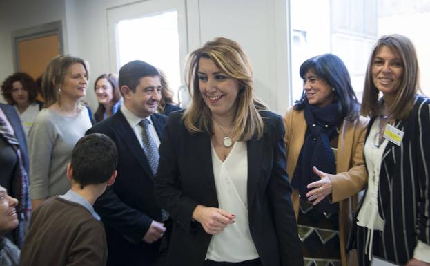Susana Díaz viaja hoy a La Línea mientras pide al Gobierno más refuerzos policiales
