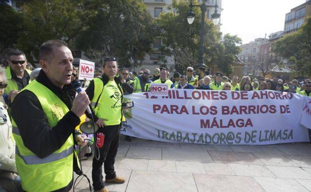 Más de una veintena de colectivos se unen en una concentración en Málaga contra la precariedad