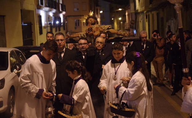 Trasladan el Cristo de la Crucifixión a San Julián para el vía crucis oficial