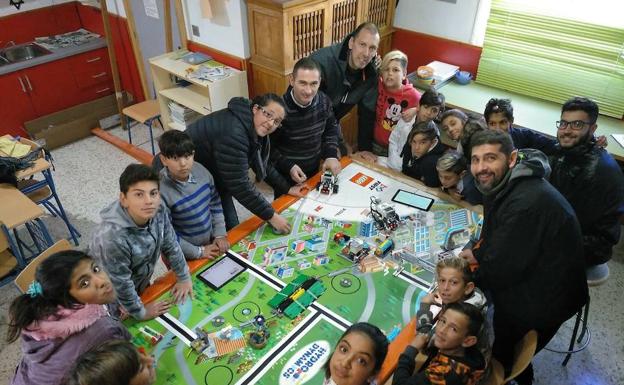 A la tecnología, mejor jugando