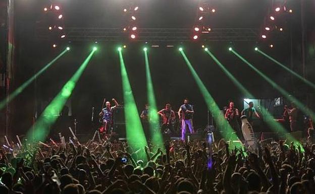 Más de 200 bandas y djs participan en el concurso Weekend Beach Festival Torre del Mar 2018