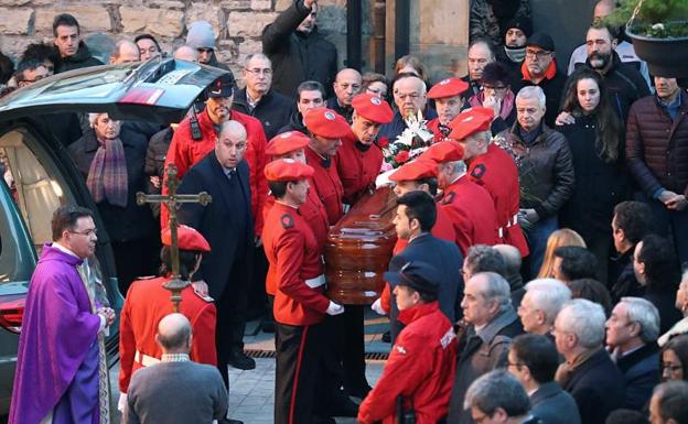 Multitudinario adiós al ertzaina fallecido