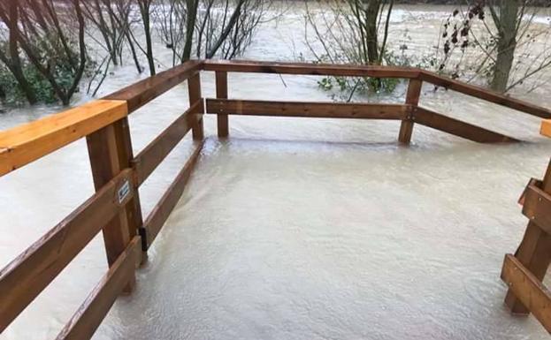 Cierran el acceso a la Cueva del Gato por la crecida del Guadiaro