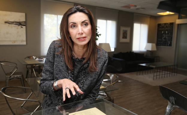 Inés Barba, una abogada malagueña en la Corte Penal de La Haya
