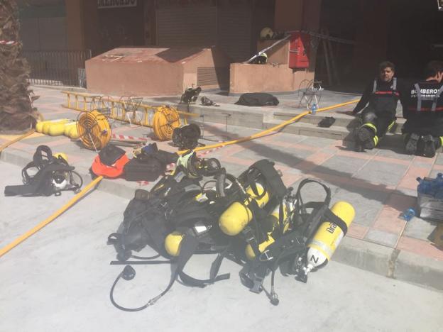 Los vecinos del edificio incendiado en Fuengirola avisaron del mal estado del cuarto de contadores