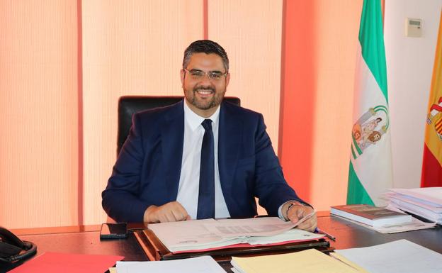 «Quiero ser el primer alcalde que ha nacido y se ha criado en Mijas»