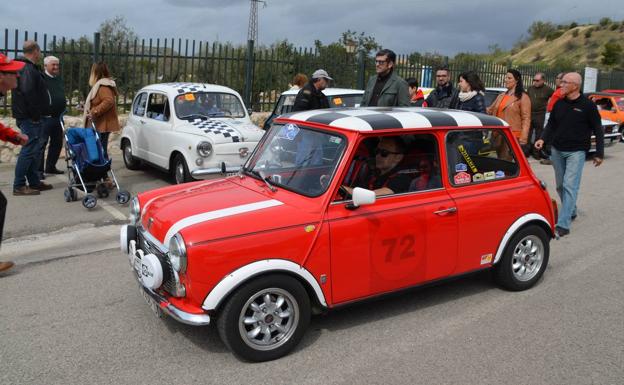 Los coches clásicos toman la Axarquía