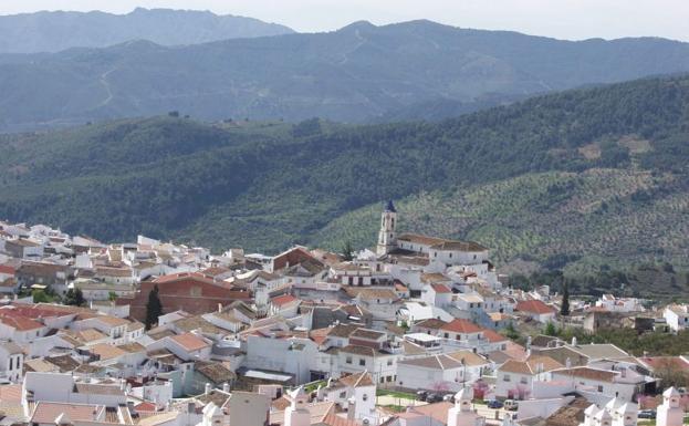 Rescatan a una mujer en el Barranco de los Zarzalones en Yunquera