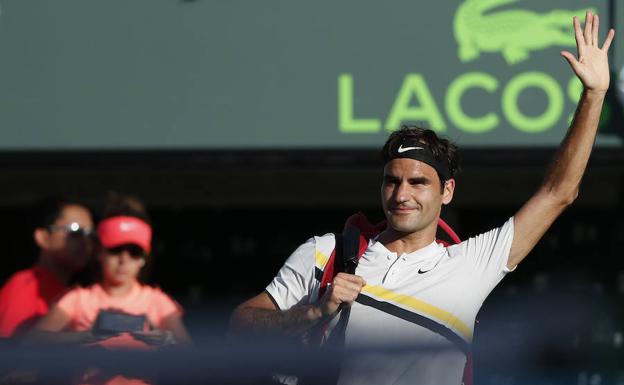 Federer no jugará en tierra batida a pesar de ceder el número uno a Nadal