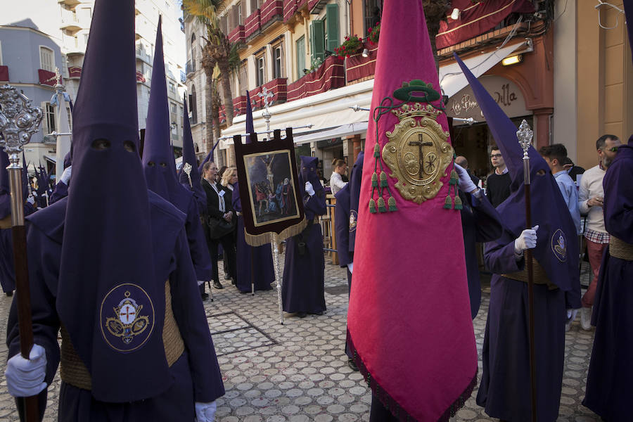 Pasión procesiona en el Lunes Santo de Málaga