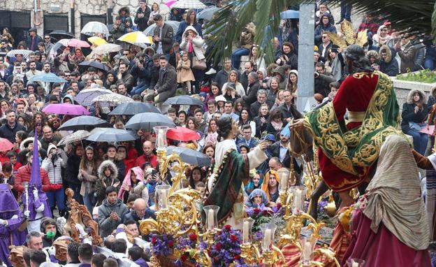 Domingo de palmas y paraguas