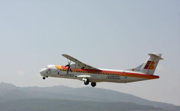 Air Nostrum busca en Málaga tripulantes de cabina de pasajeros