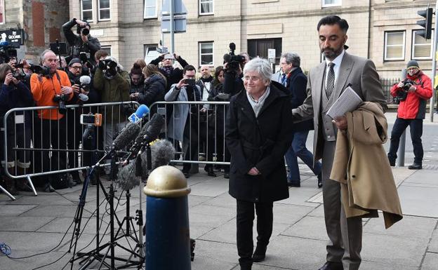 Ponsatí queda en libertad condicional tras entregarse en Edimburgo