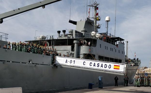 Todos los vídeos del desembarco de la Legión en Málaga y traslado del Cristo de Mena