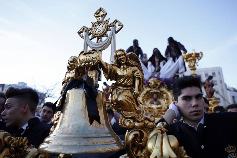 El Santo Traslado y la Virgen de la Soledad en el Viernes Santo de Málaga 2018