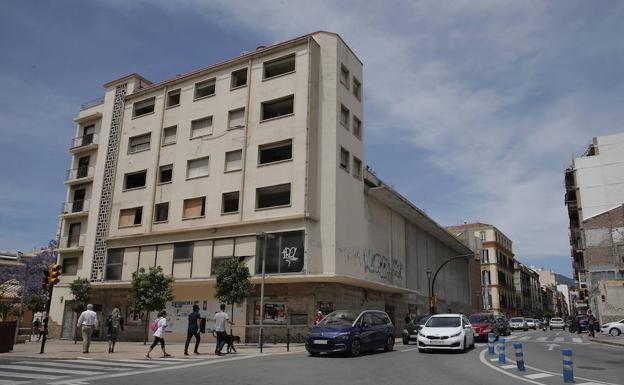 Urbanismo busca fórmulas para derribar ya el Astoria y excavar en la parcela