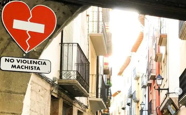 El corazón partido que viaja de Málaga a Huesca contra la violencia de género