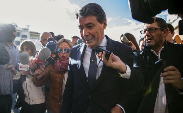 El juzgado de Estepona se inhibe en la causa por el ático de Ignacio González para que se una al 'caso Lezo'