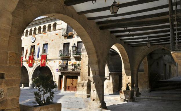 Calaceite, encanto turolense entre muros de piedra llenos de historia