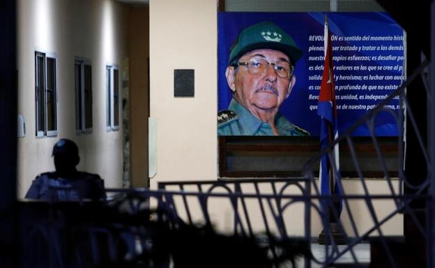 El Parlamento de Cuba se reúne para elegir al sucesor de los Castro