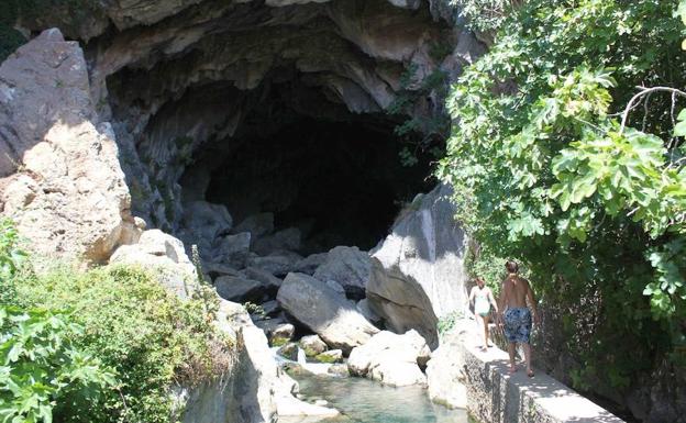 Luz verde al proyecto para hacer accesibles los primeros metros de la Cueva del Gato