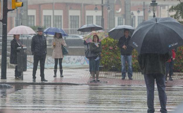 Málaga activa aviso amarillo por tormentas hasta la medianoche de este domingo en la Costa del Sol y el Valle del Guadalhorce