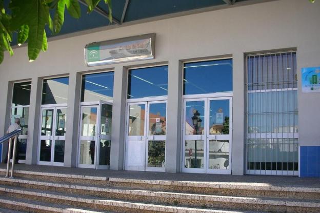 Mijas anuncia cuatro millones para el hospital y lanza la pelota a la Junta