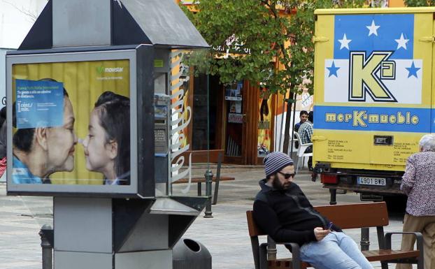 El Gobierno prepara el final de las cabinas telefónicas