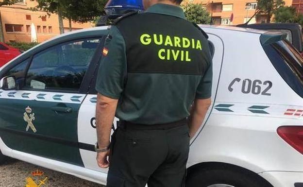 Una mujer apuñala en «defensa propia» a su expareja, que se saltó la orden de alejamiento