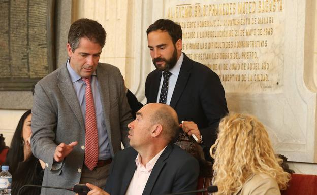 Tirón de orejas al alcalde por la falta de transparencia al nombrar a Andrade