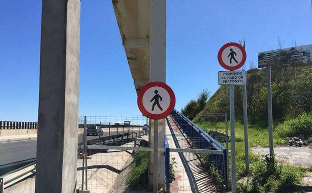 Las obras de la pasarela de la A-7, sin comenzar casi dos meses después de su cierre