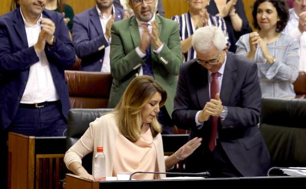 Susana Díaz amaga con apurar la legislatura