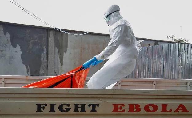 La OMS alerta de una posible expansión del ébola fuera del Congo