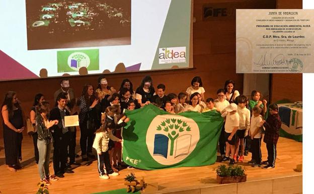 El colegio Nuestra Señora de Lourdes, de Moclinejo, consigue una bandera verde por su proyecto de educación ambiental