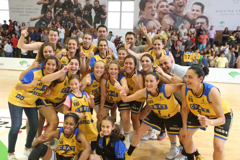 El Alhaurín de la Torre celebra el ascenso con una victoria