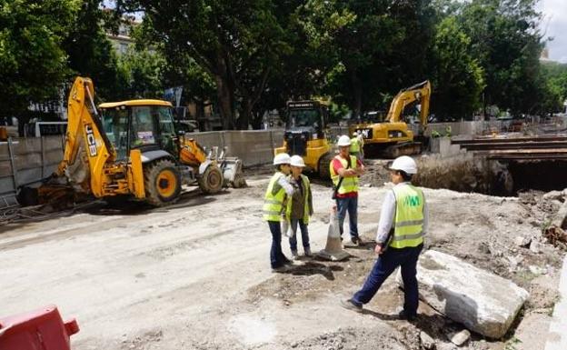 Aparecen nuevos restos arqueológicos en las obras del metro en la Alameda