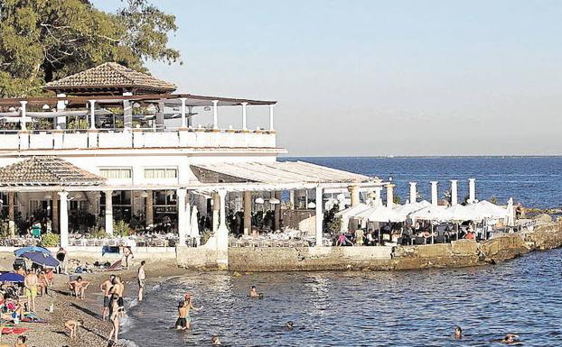 Un libro celebra el centenario del Balneario de los Baños del Carmen