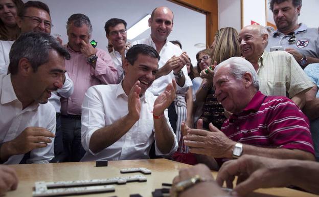 Los partidos de Málaga, entre la ilusión, la cautela y la indignación con Pedro Sánchez