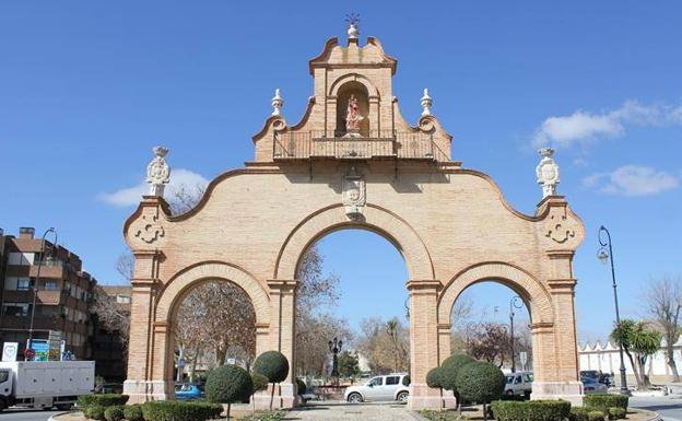 Arcos y puertas con historia que puedes ver en Málaga