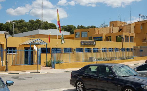 El padre de la joven víctima de una supuesta agresión sexual en Estepona: «Si la policía te agrede, ¿qué te queda?»