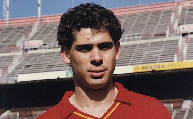 Fernando Hierro, el veleño que nunca olvidó sus raíces