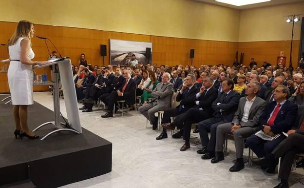 Así ha sido el desayuno-coloquio con Susana Díaz en el Foro SUR