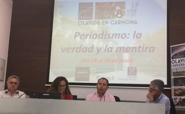 Manuel Castillo defiende «el rigor y la veracidad» de la prensa regional como garantía en el ruido de lo digital